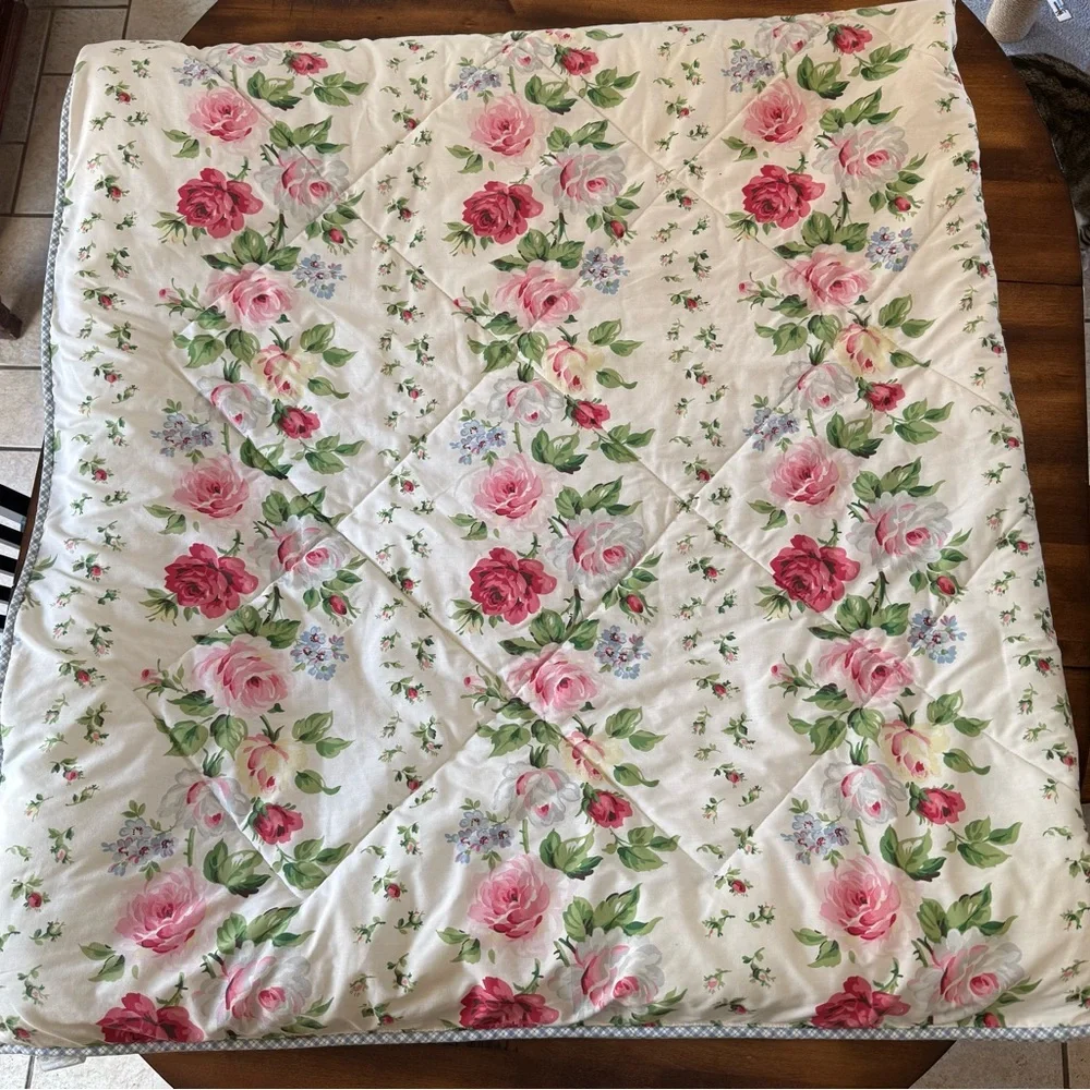 Vintage Laura Ashley Clarissa Full /Queen Comforter. RARE to Find! Shabby Chic